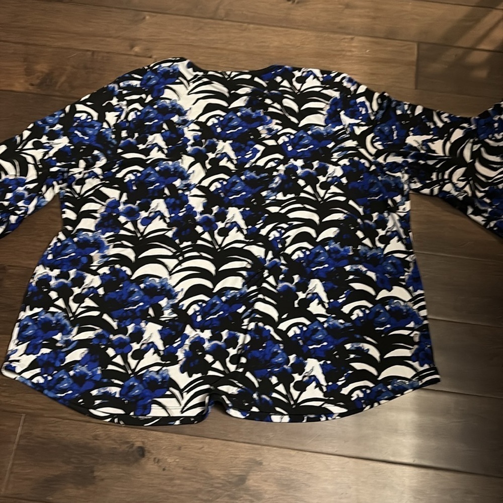 Context by Lord & Taylor flare 3/4 sleeve Blue white, black floral size 3XL - Picture 6 of 8